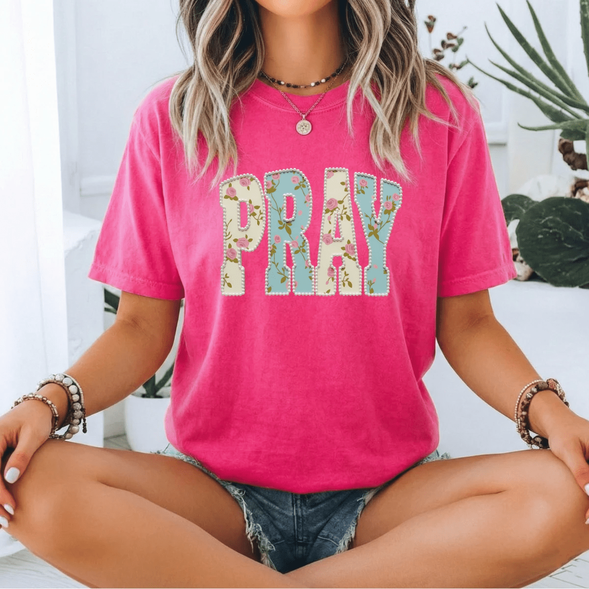 Floral Faith Word Tee (RISEN / AMEN / FAITH / PRAY) – Pearl - Accent Look - A&H Creative Co.